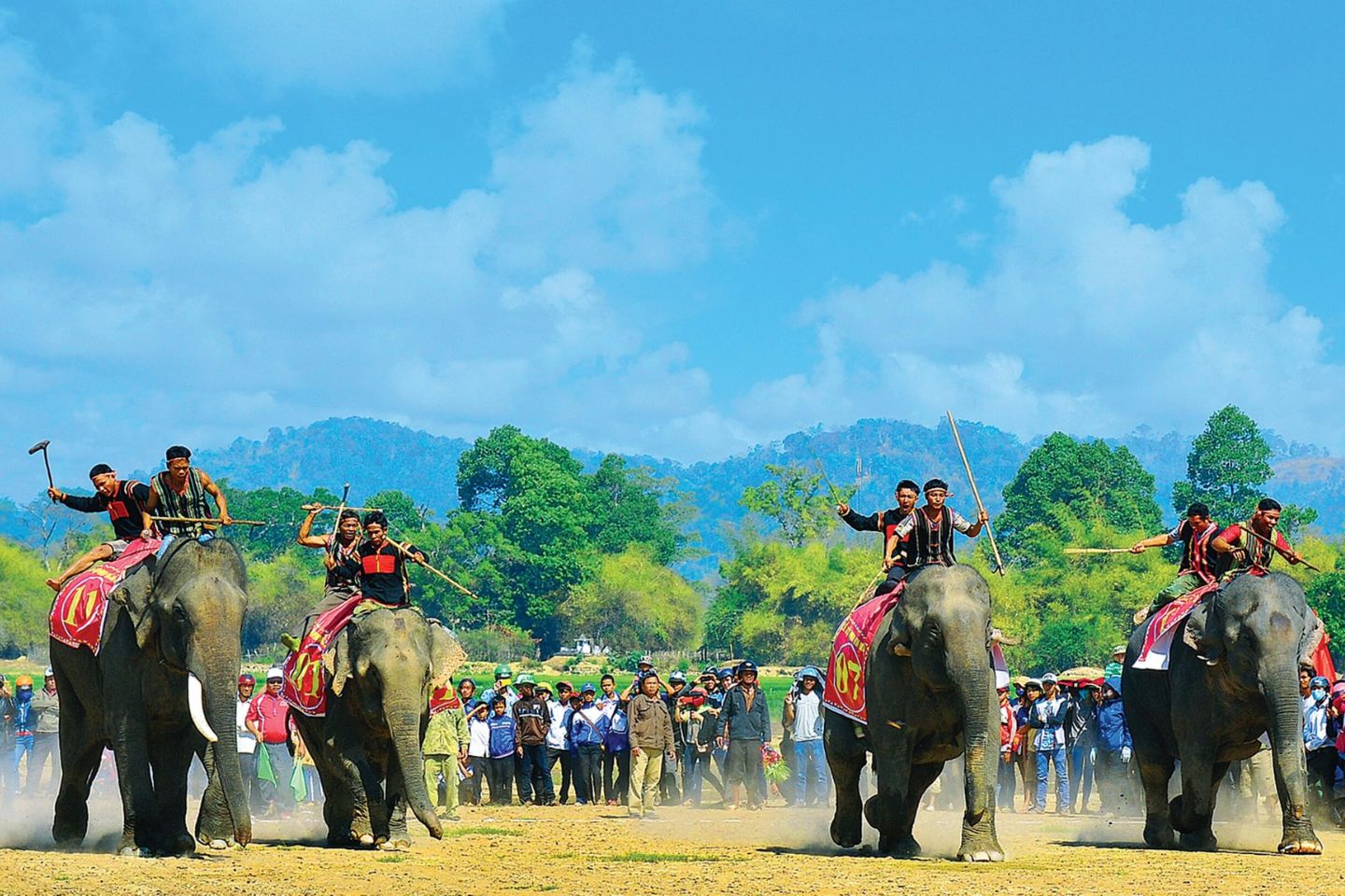 Hội Voi Buôn Đôn