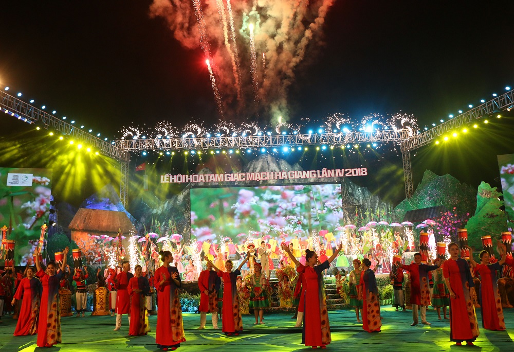 Lễ hội Hoa Tam Giác Mạch